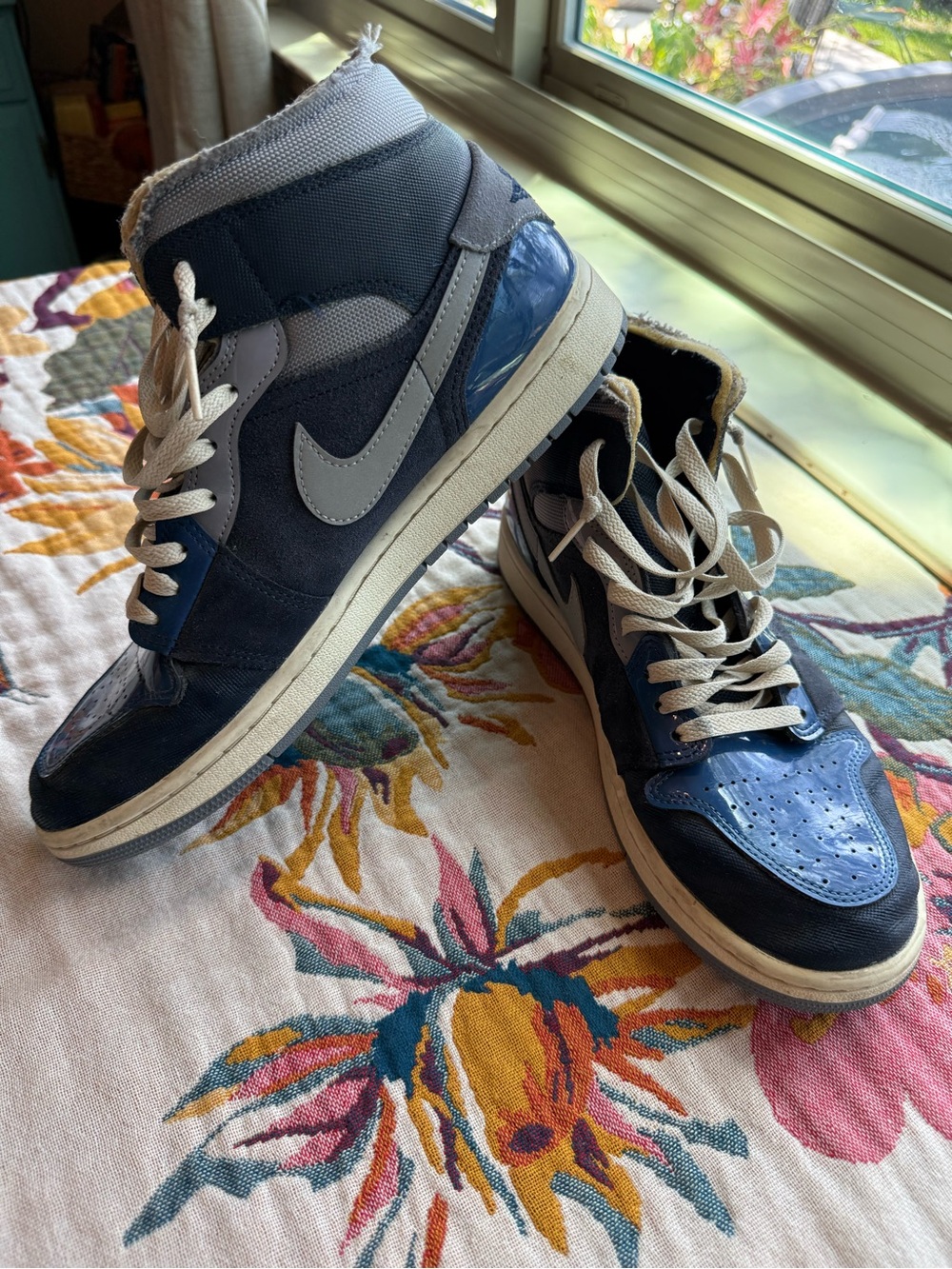 Nike Air Jordan 1 Mid SE Craft "Inside Out - Obsidian"